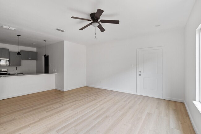 Building Photo - 5708 Kemper St