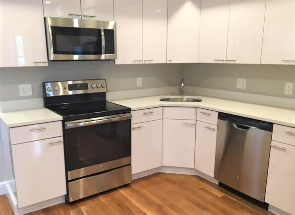 Building Photo - 9 Elmer St