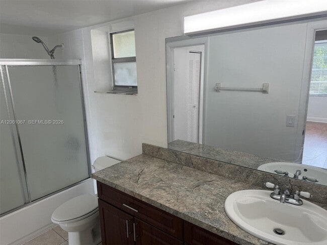Building Photo - 13100 SW 92nd Ave
