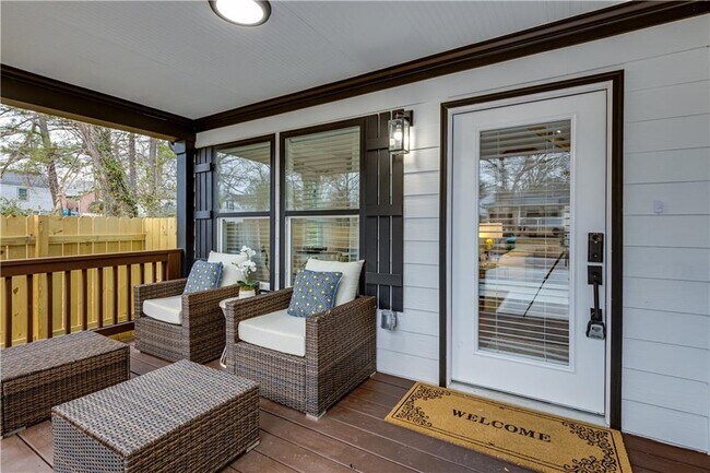 Building Photo - 551 Woodrow Ave