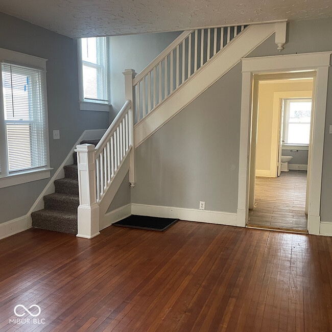 Building Photo - 854 N Tacoma Ave