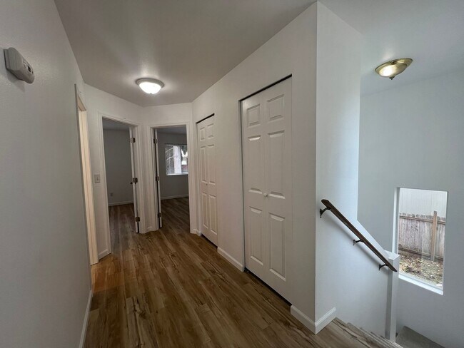Building Photo - Rent Reduction; MOVE IN SPECIAL; Remodeled...