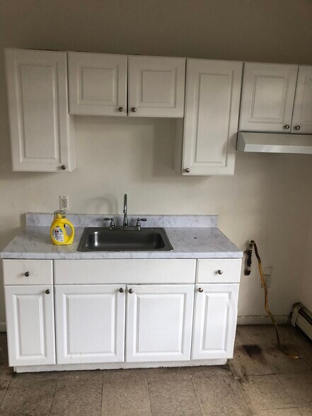 Primary Photo - 495 S 18th St