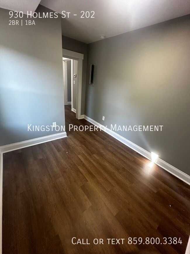 Building Photo - Newly Renovated 2 Bedroom Now Available! 1...