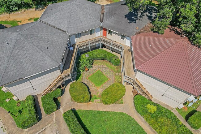 Building Photo - 3801 SW Triana Blvd
