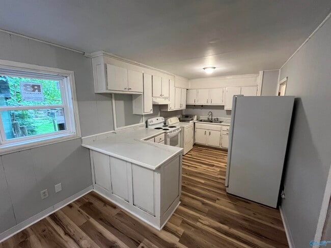 Building Photo - 2106 Evans Ave NW