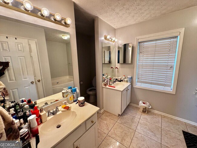 Building Photo - 1481 Edgeley Way