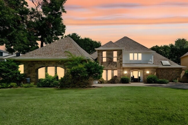 Building Photo - 1714 Plantation Dr