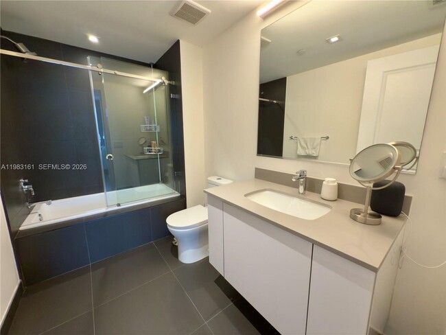 Building Photo - 1600 NE 1st Ave