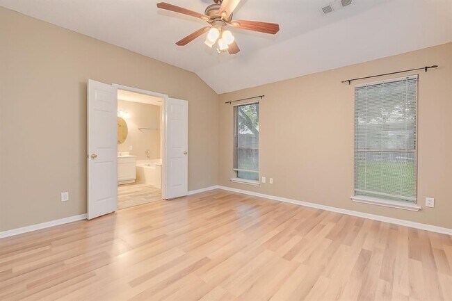 Building Photo - 3026 Silver Spring Trail