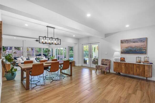 Building Photo - 653 Glenridge Rd