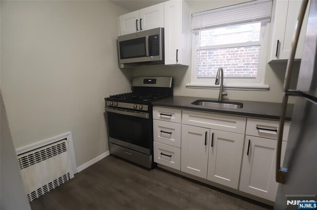 Building Photo - 22 Beech St