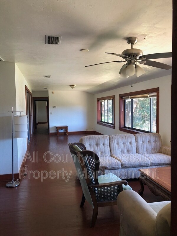 Building Photo - 23707 SE Hawthorne Rd