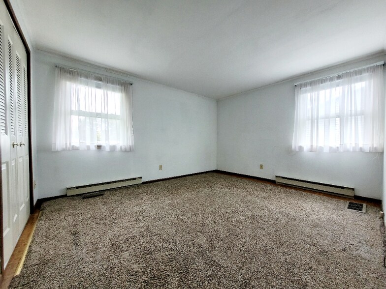 Building Photo - 29 Maywood Ave