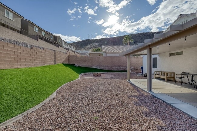 Building Photo - 226 Nautical St