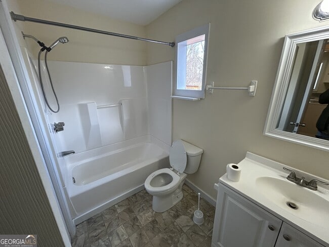 Building Photo - 201 Mt Moriah Rd