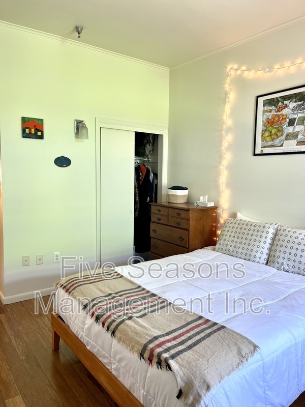 Building Photo - 194 North St