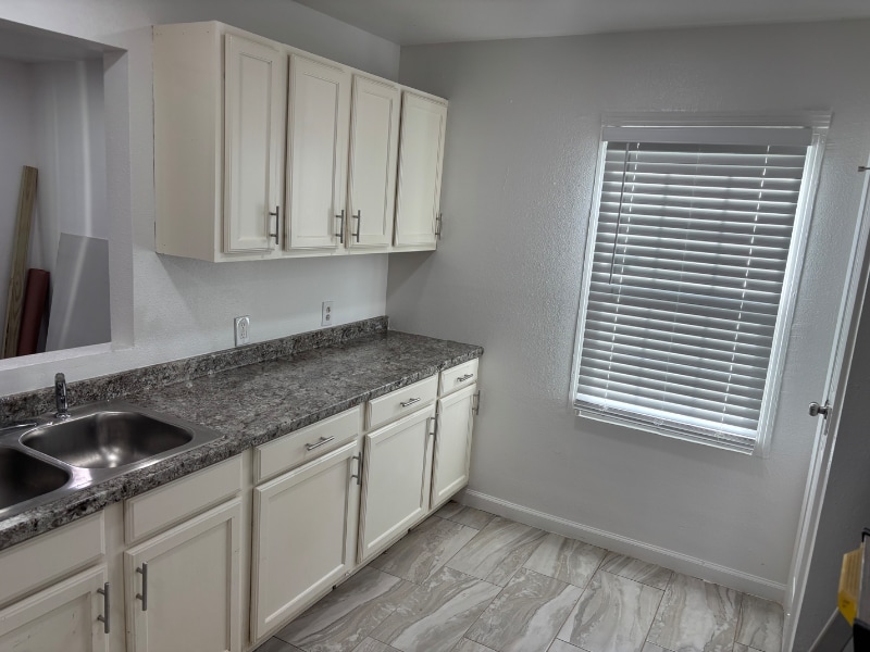 Building Photo - 2215 Mouser Ln