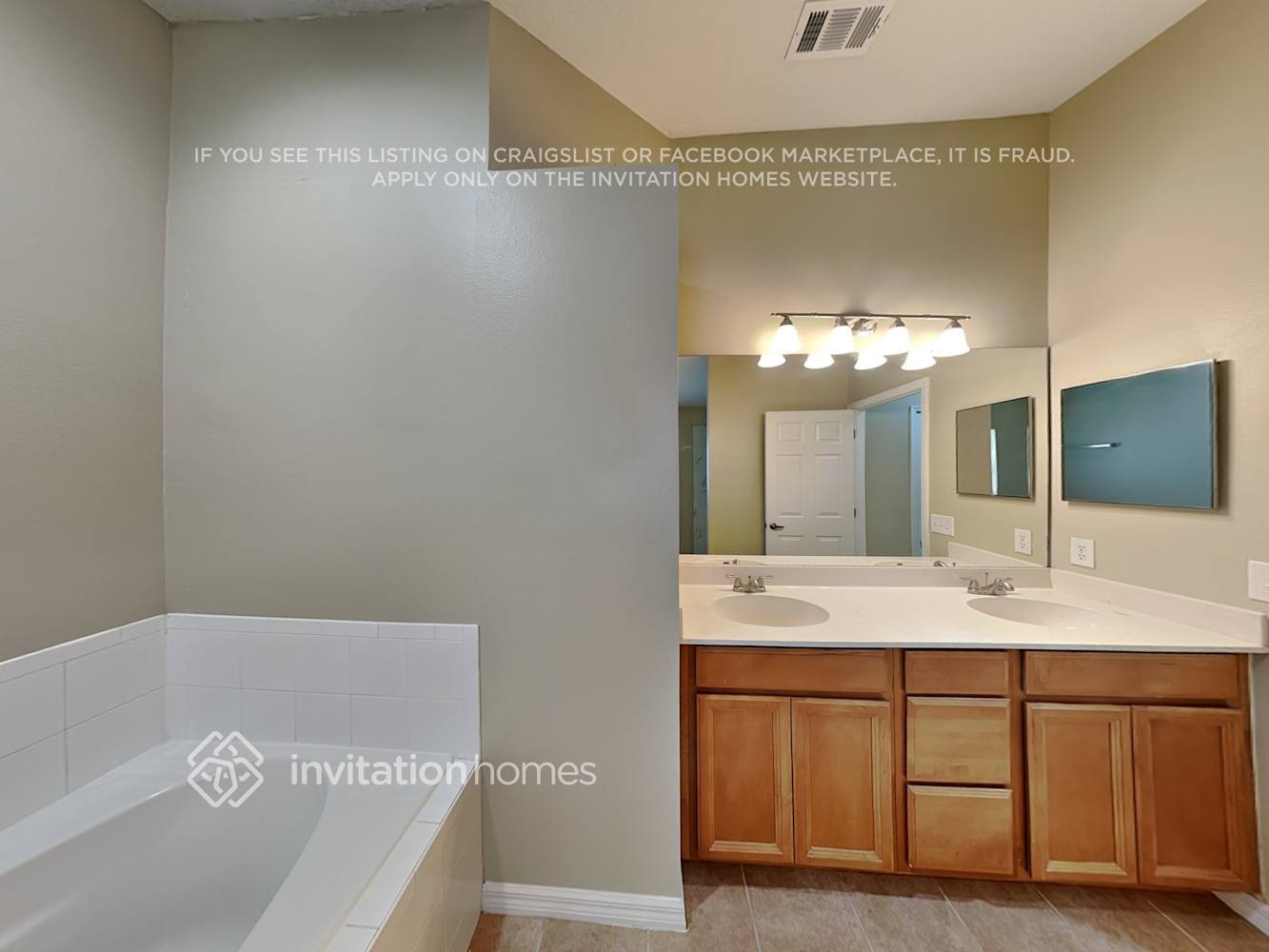Building Photo - 586 Coral Trace Blvd