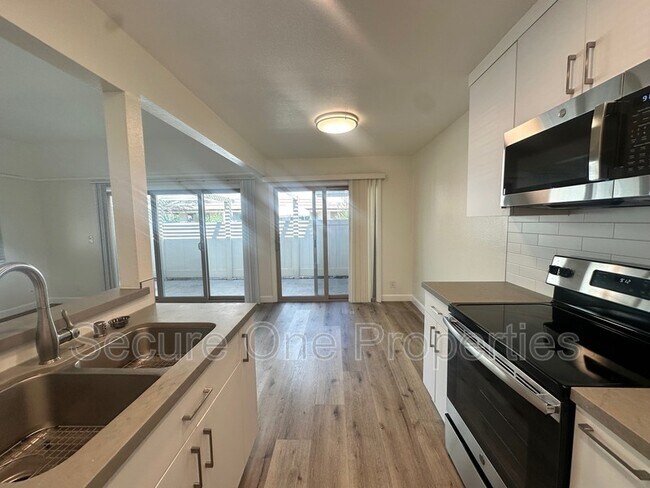 Building Photo - 2869 Instone Ct