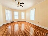 Building Photo - 243 Callender St