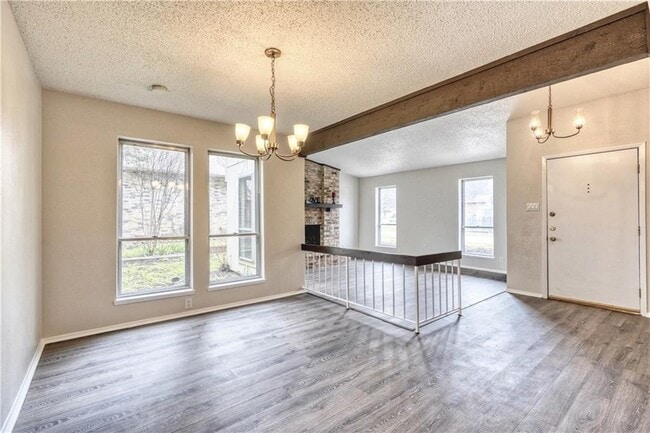 Building Photo - Large single story home in Bedford