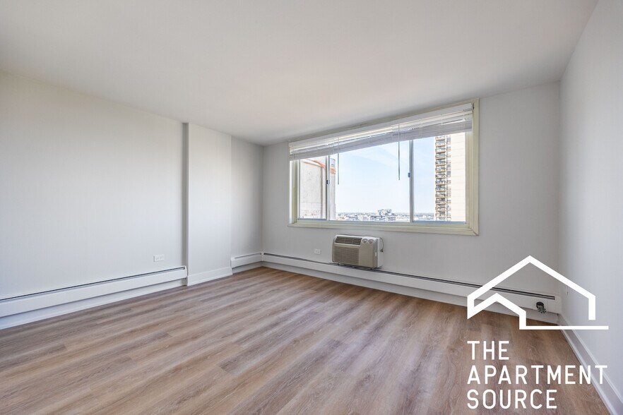 Building Photo - 1337 N Dearborn St