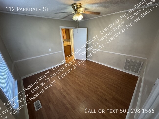 Building Photo - 112 Parkdale St