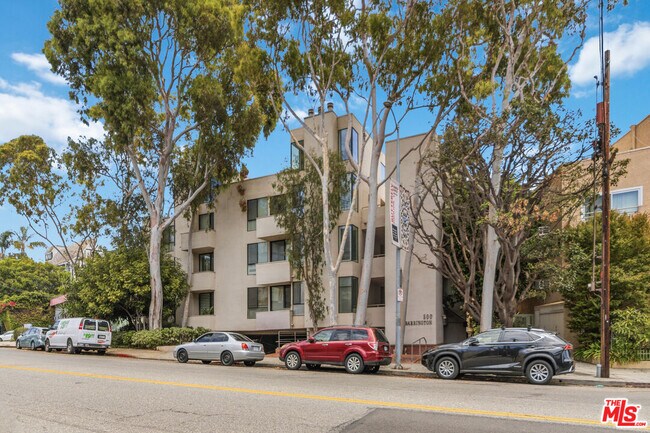 Building Photo - 500 S Barrington Ave