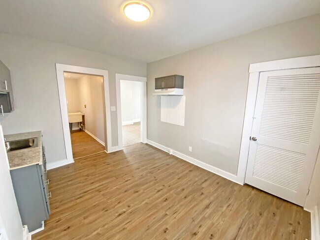 Building Photo - Burkhardt Home : **MOVE-IN SPECIAL: 100% O...