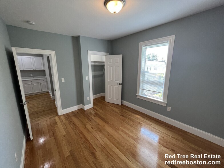 Building Photo - 366 Highland Ave