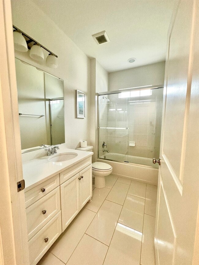 Building Photo - 5021 Caracara Dr
