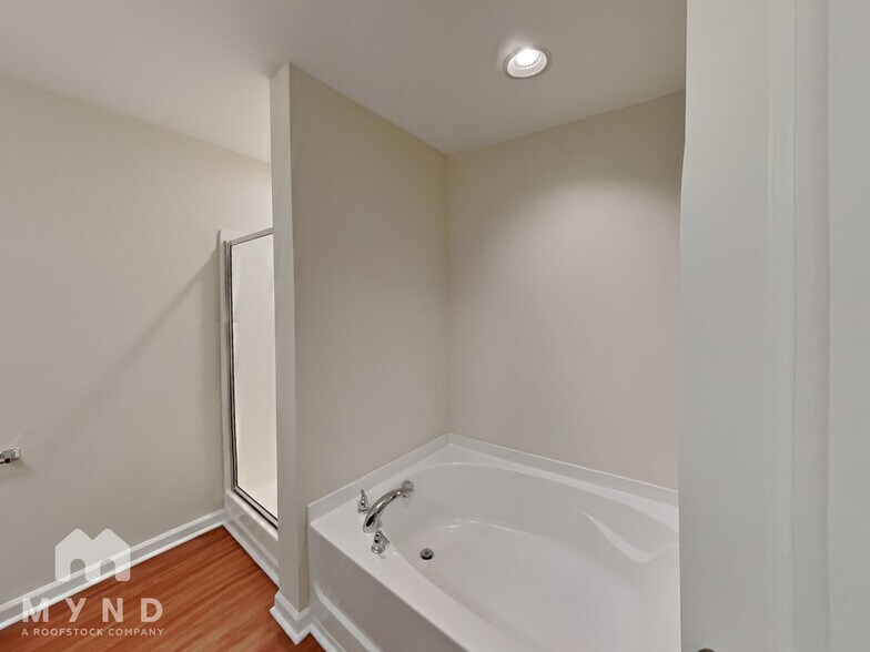 Building Photo - 7705 Weathered Oak Way