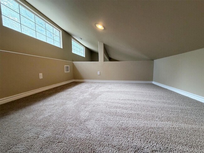 Building Photo - 236 Piney Ridge Dr