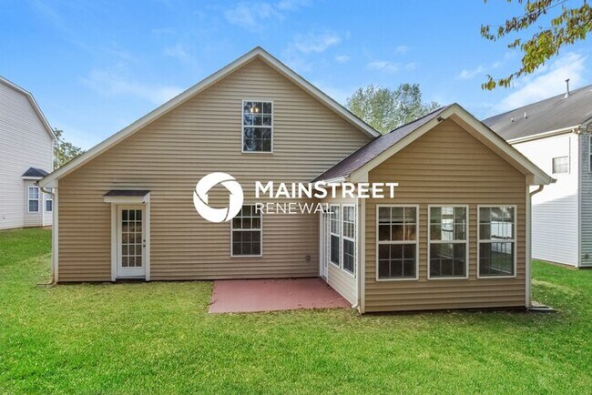 Building Photo - 4 Bedroom Pet-Friendly Home in MONROE, NC with Main Street Renewal