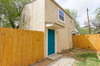 Building Photo - Spacious Backhouse Near Texas Tech, and Medical Centers!!