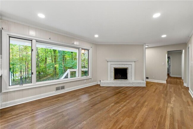 Building Photo - 6511 Vernon Woods Dr NE