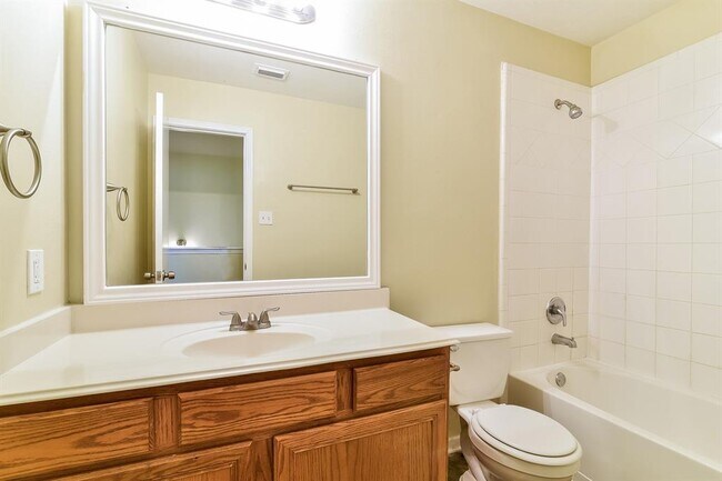 Building Photo - 22530 Heather Way Ct