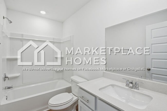 Building Photo - 800 NE 102nd Ter