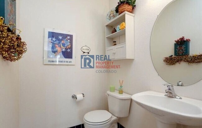 Building Photo - 14000 Winding River Ct