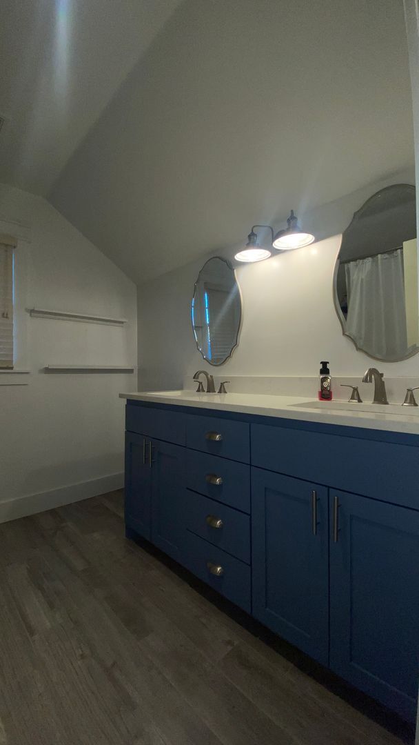 Building Photo - Craftsman-Style Home in Historic Fairmount!