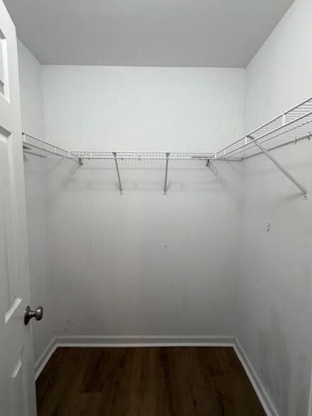 Building Photo - 102 Lexington Parke Dr