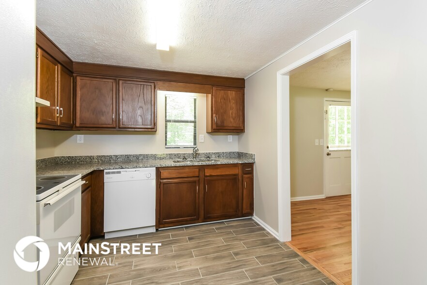 Building Photo - 3085 Flowers Dr