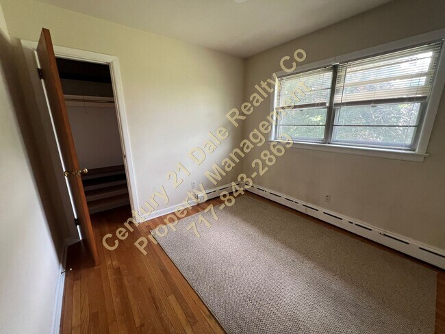 Building Photo - 3 BR, 3 Bath home in Red Lion School District