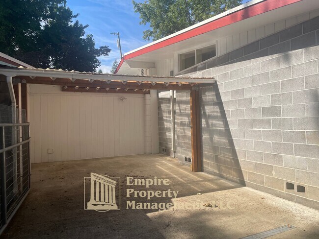 Building Photo - 93127 Marcola Rd
