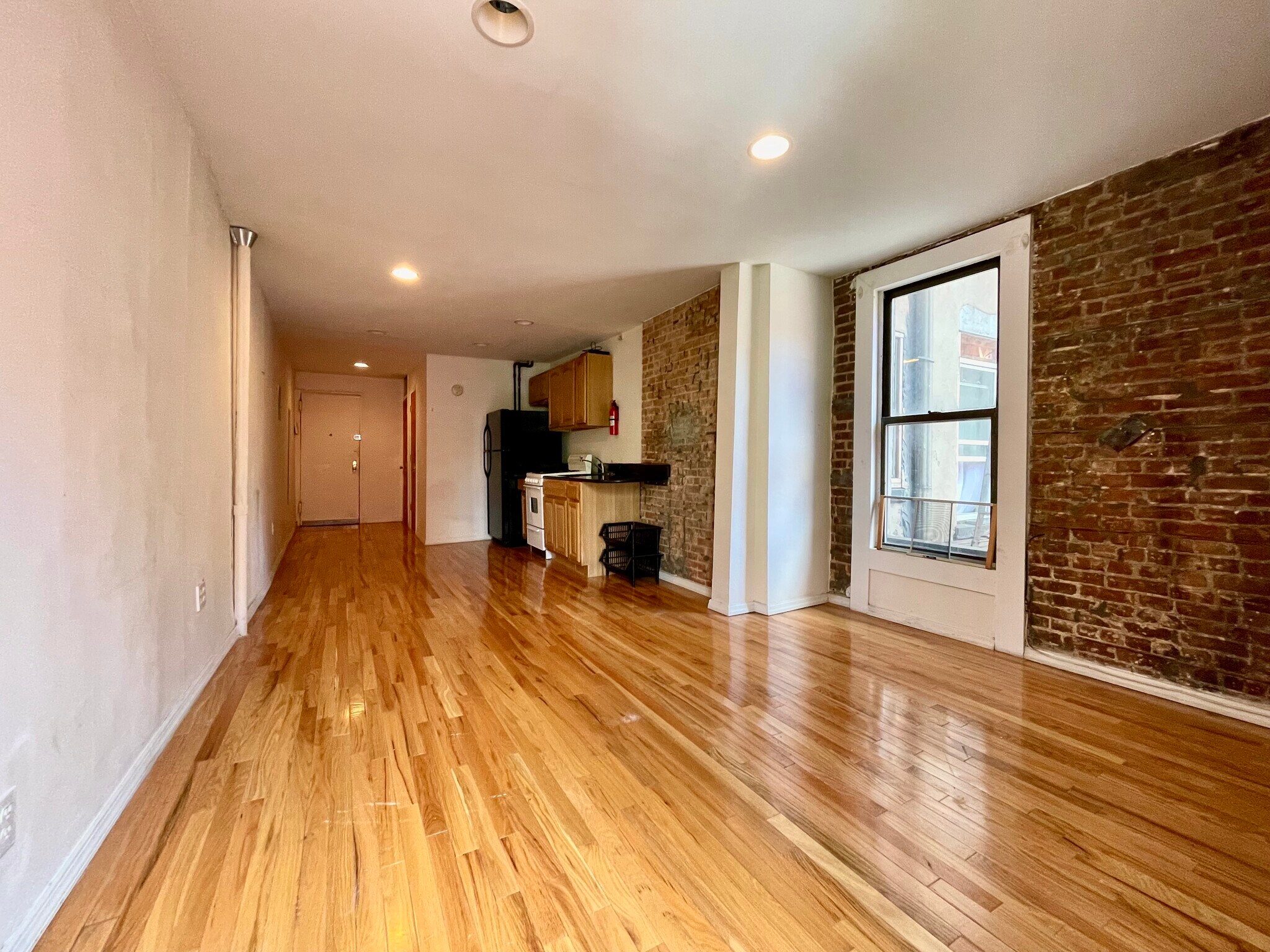 Building Photo - 2311 2nd Ave
