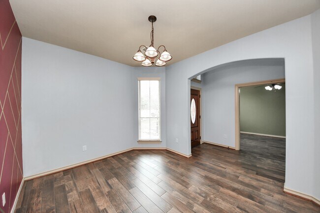 Building Photo - 2406 Aura Ct