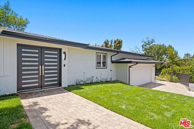 Building Photo - 1256 Stradella Rd