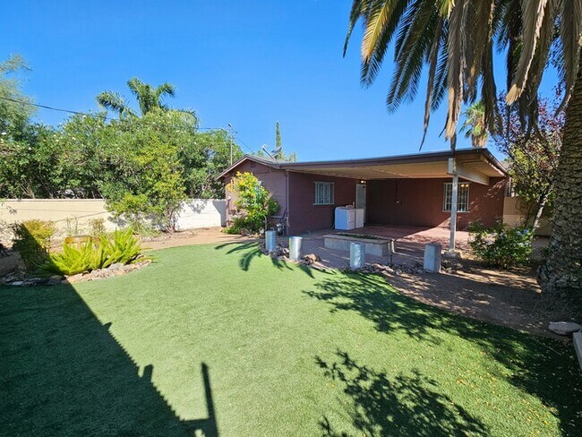 Building Photo - A charming 3-bedroom, 2-bathroom house in ...