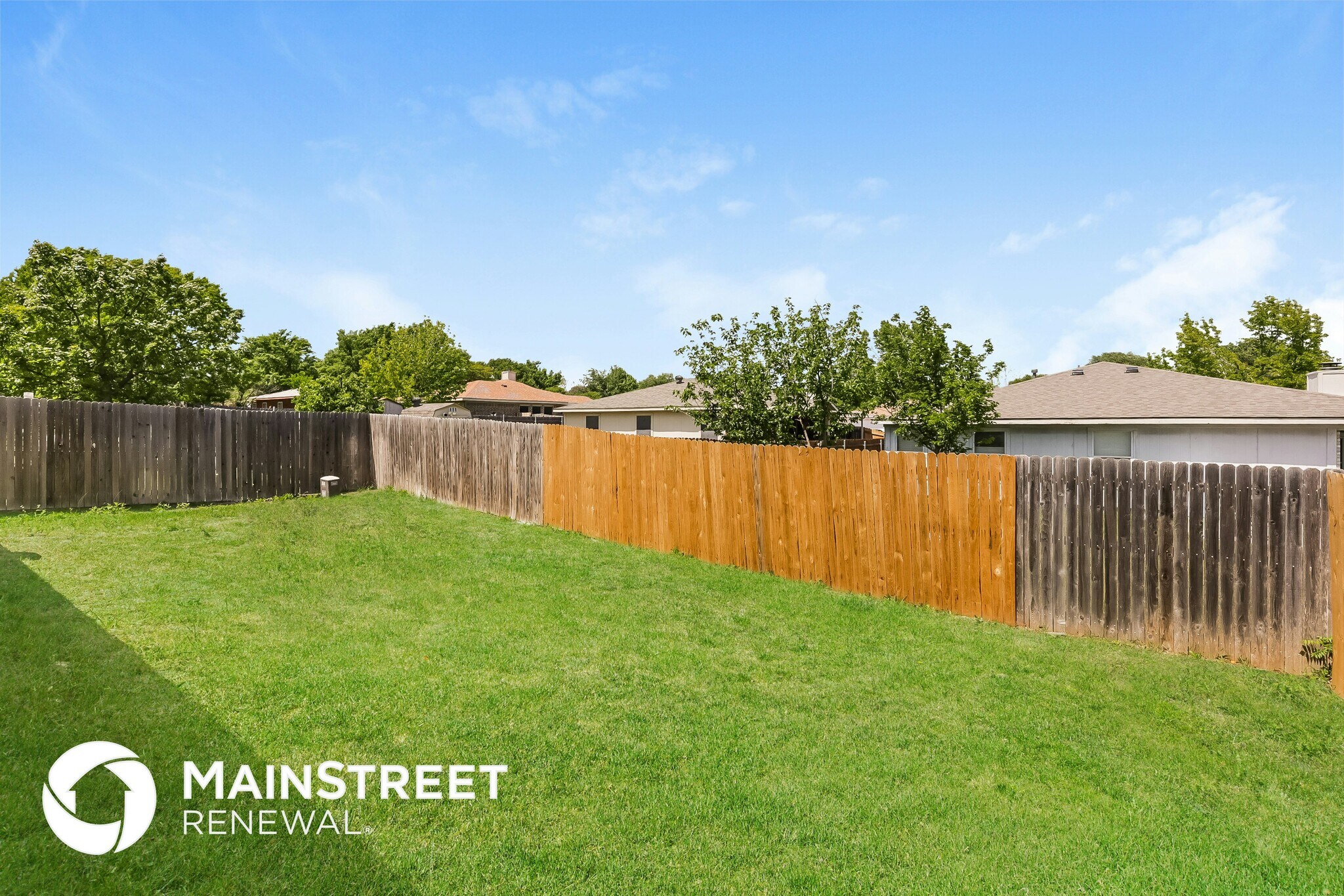 Building Photo - 10836 Deauville Cir N